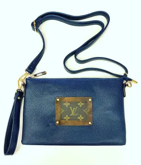 Amanda in navy