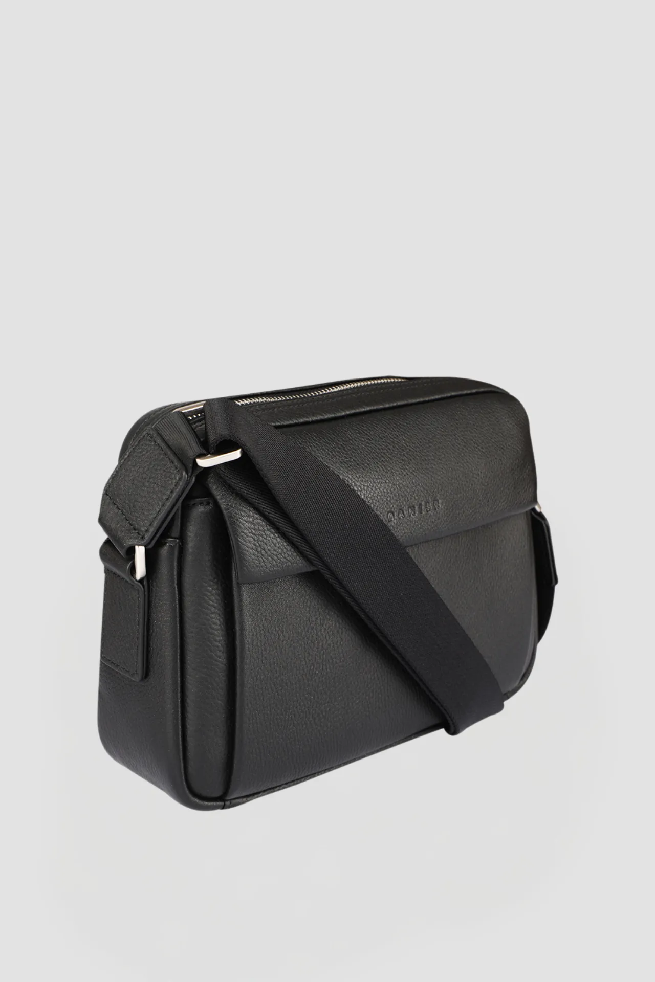 DARIUS MESSENGER BAG