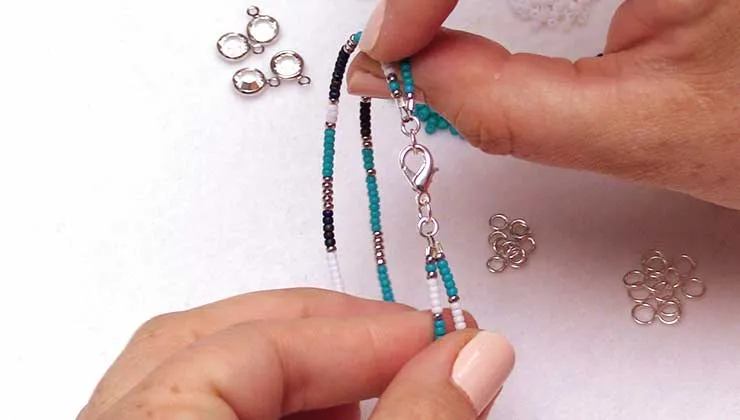 How to Make a Simple Beaded Friendship Bracelet