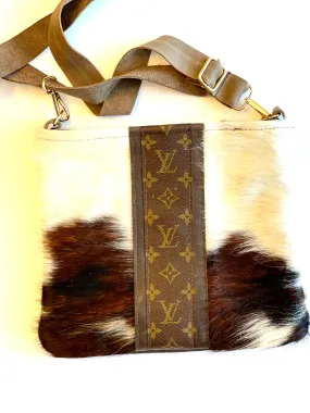 Medium Crossbody Kelsey, Tricolor HOH Strip of Brown