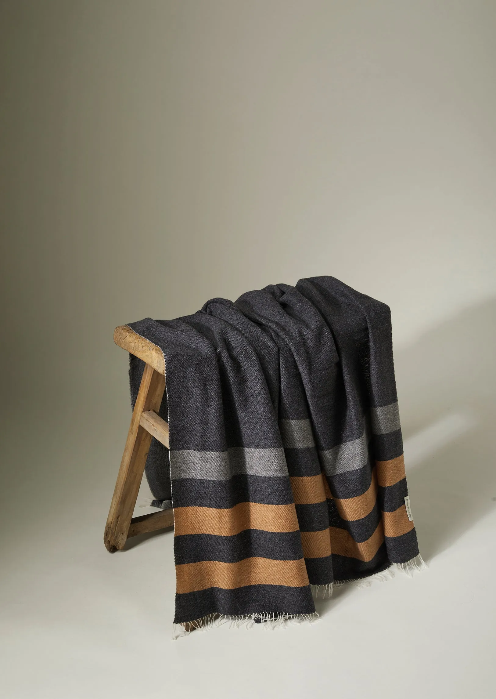 Mirror throw striped (CASHMERE ) Khaki
