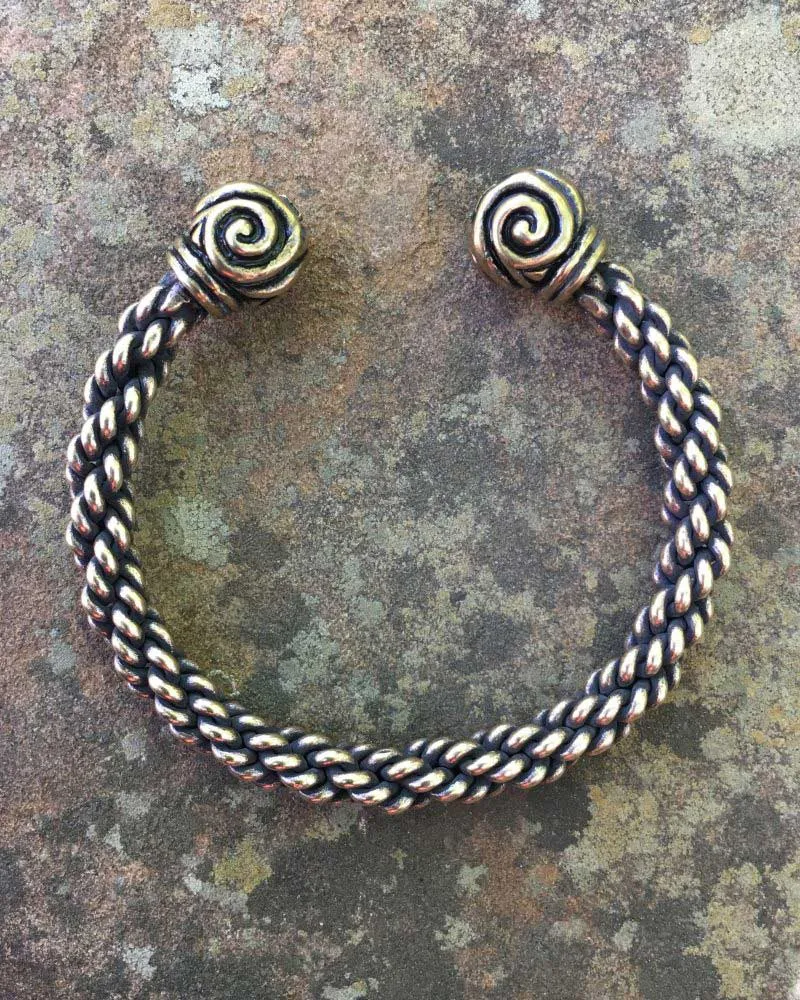 Triskele Bracelet - Medium Braid